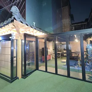 弘大y屋旅馆 ** 首爾